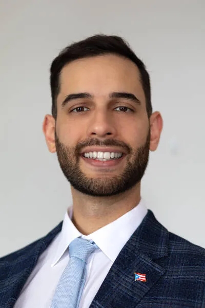 Headshot of Roger A. Vázquez-Gómez, MD, AEMUS Fellowship Curriculum Director, Ultrasound & Pediatric EM, Bold City EM Ultrasound at UF College of Medicine – Jacksonville